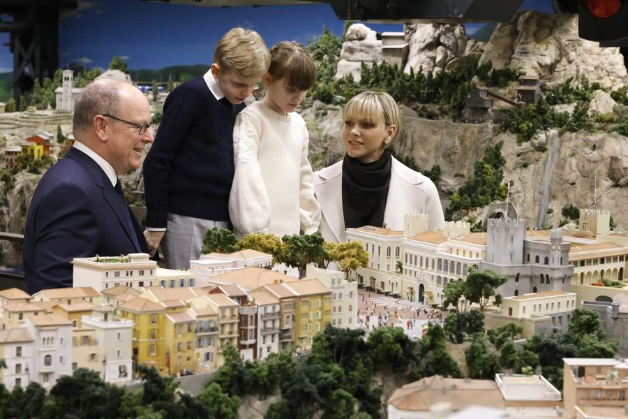 Inauguration-de-la-section-Monaco-au-musee-Miniatur-Wunderland-de-Hambourg-2-C-Franziska-Krug