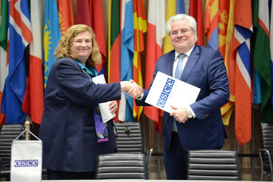 Renouvellement-partenariat-OSCE_900x900.jpg